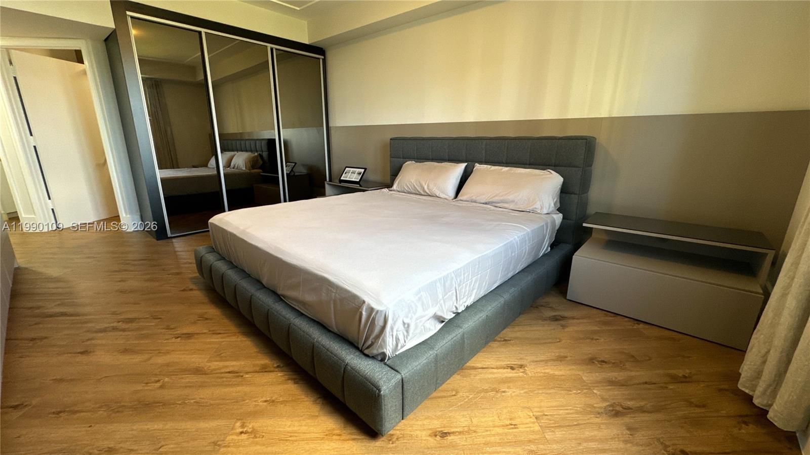 TURNBERRY VLG NO TOWER CO - Residential Lease