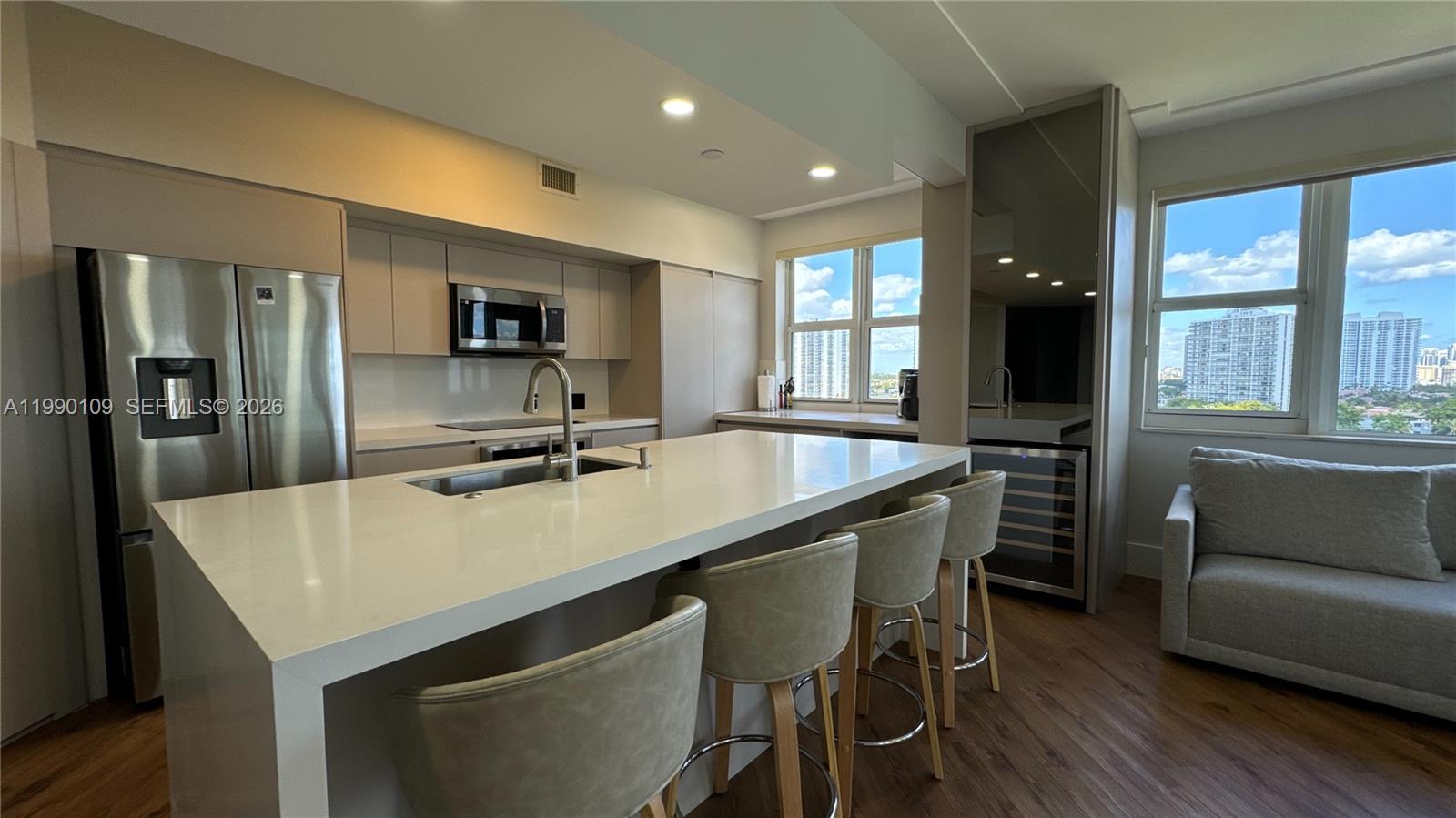 TURNBERRY VLG NO TOWER CO - Residential Lease