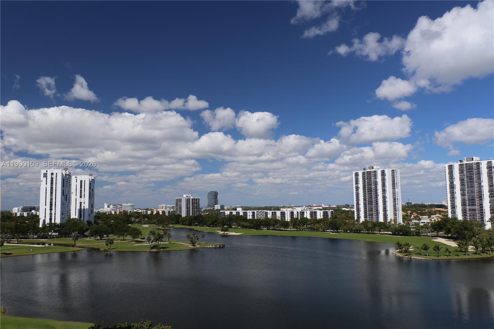 TURNBERRY VLG NO TOWER CO - Residential Lease