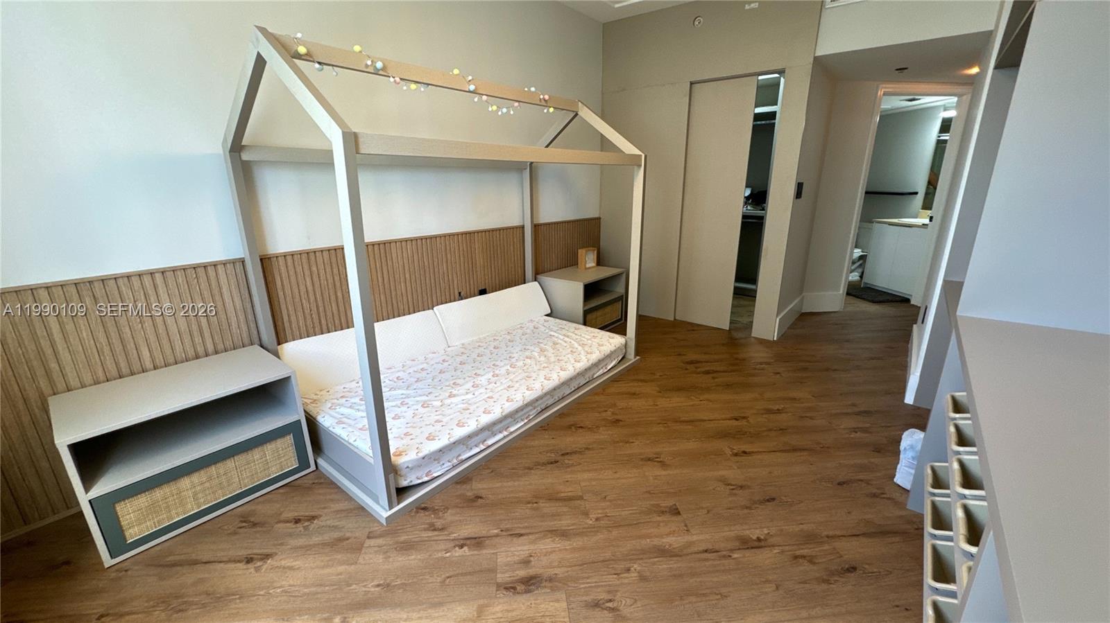 TURNBERRY VLG NO TOWER CO - Residential Lease