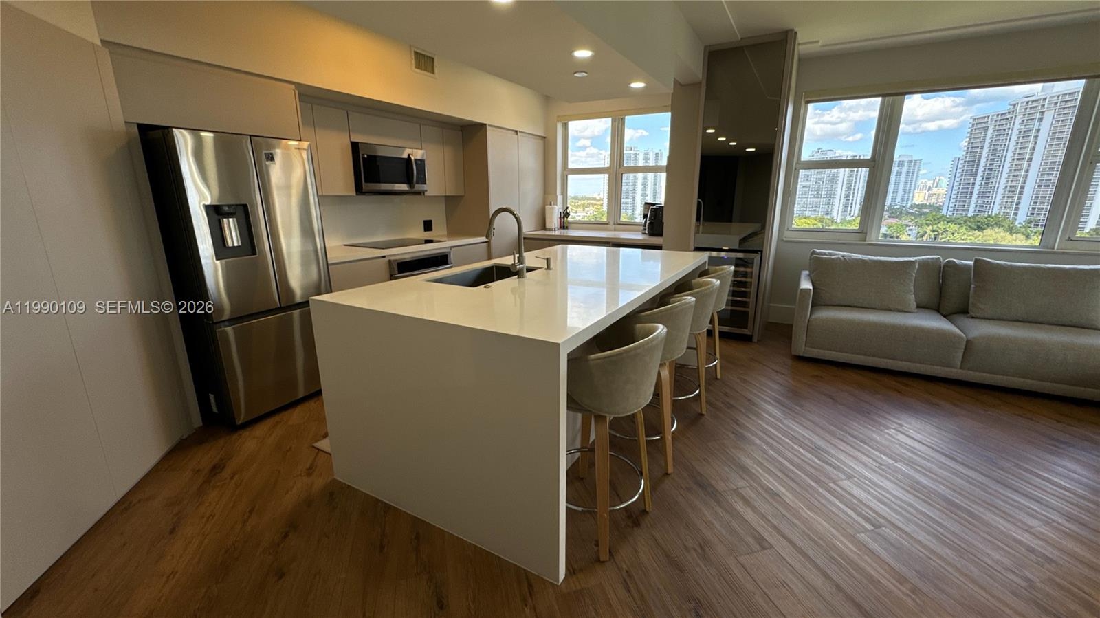 TURNBERRY VLG NO TOWER CO - Residential Lease