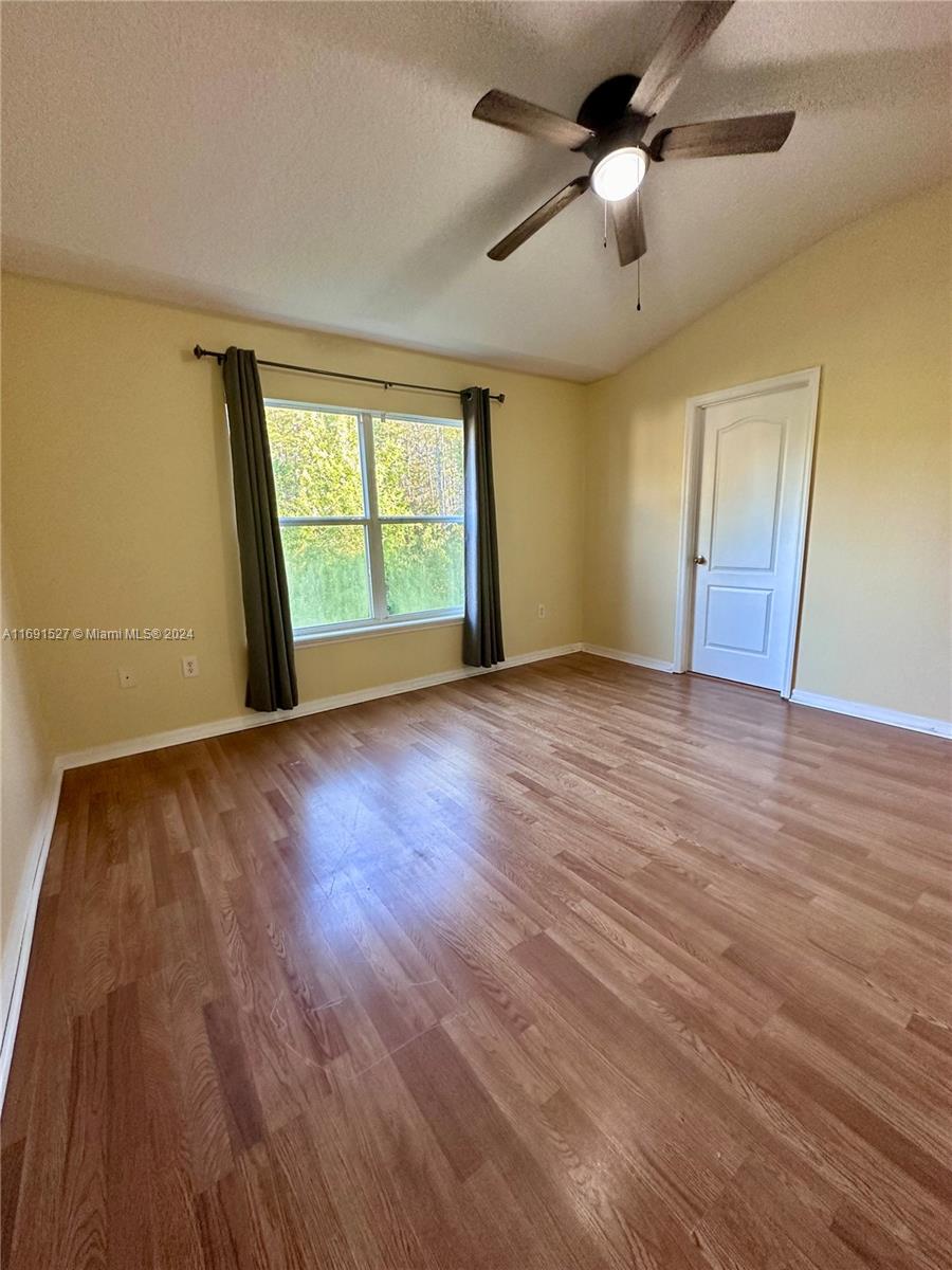 CARTER GLEN CONDOMINIUM - Residential