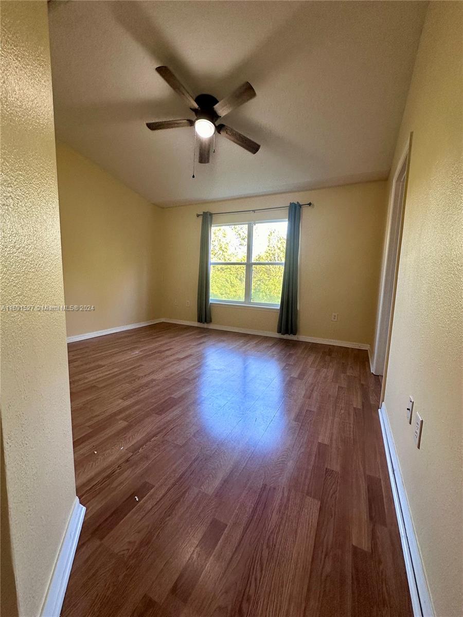 CARTER GLEN CONDOMINIUM - Residential