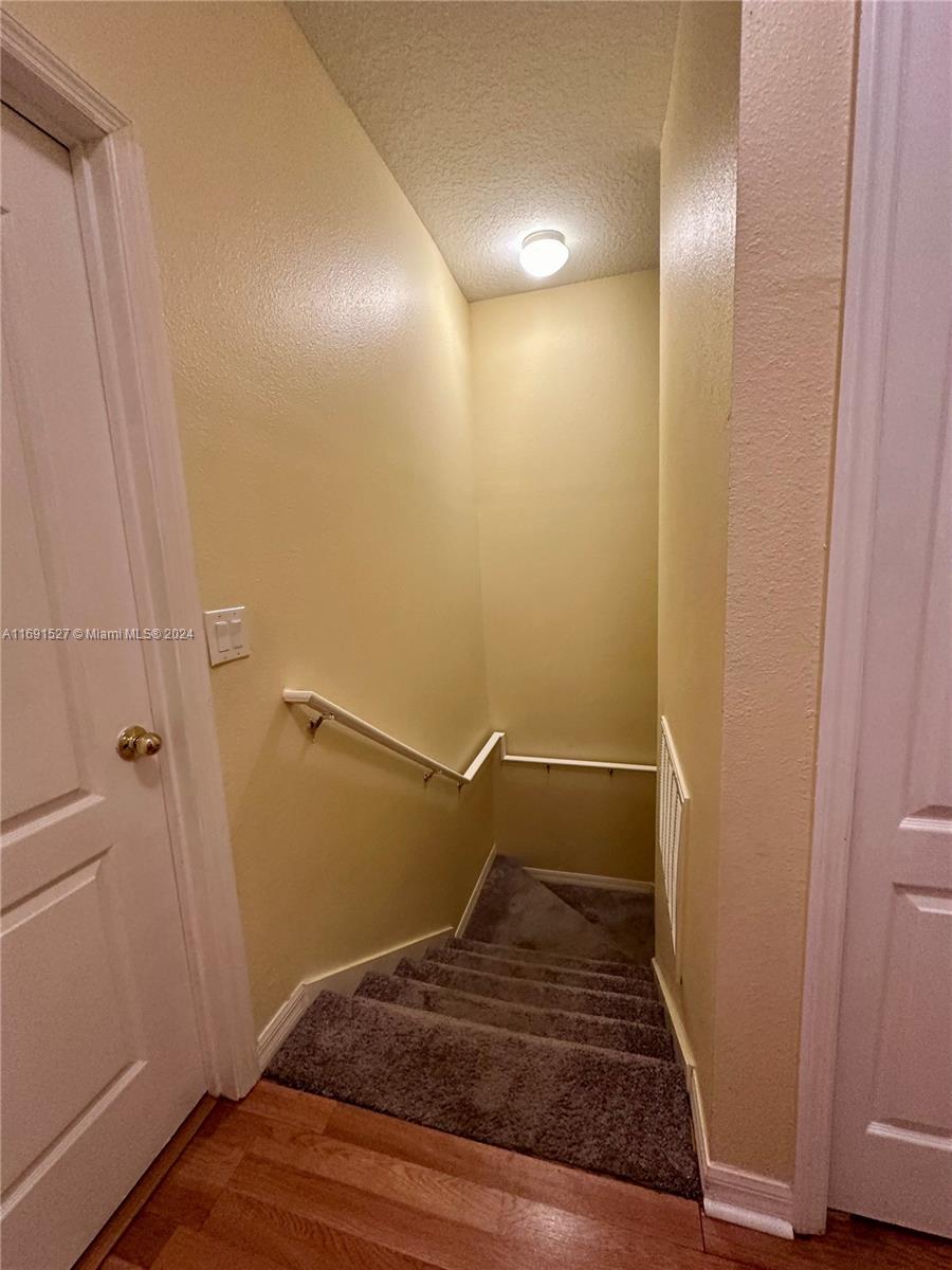 CARTER GLEN CONDOMINIUM - Residential