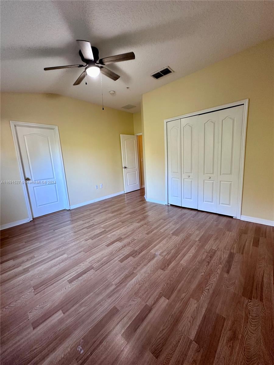 CARTER GLEN CONDOMINIUM - Residential