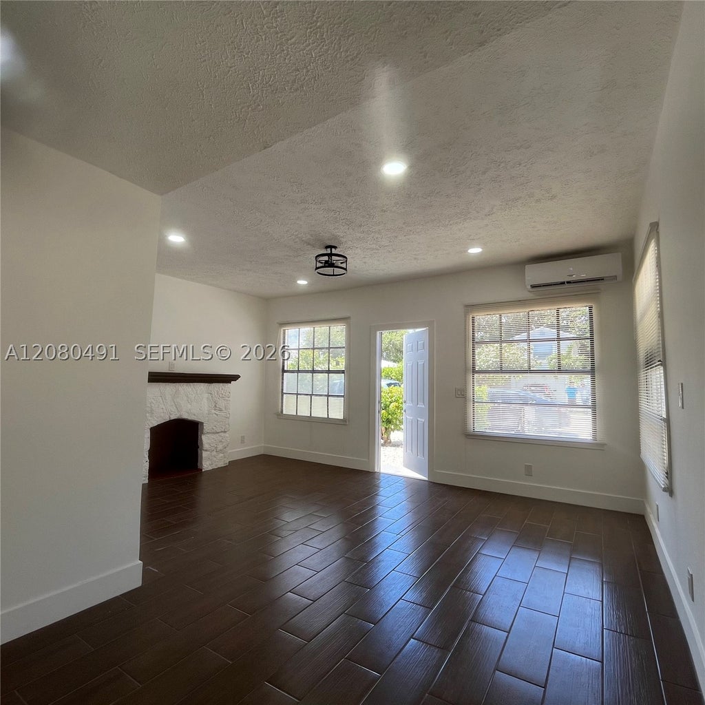 Photo of 8 S C St, Lake Worth, FL 33460 (MLS # A12080491)