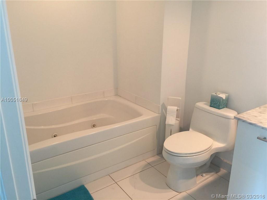 500 Brickell West Condo - Residential Lease