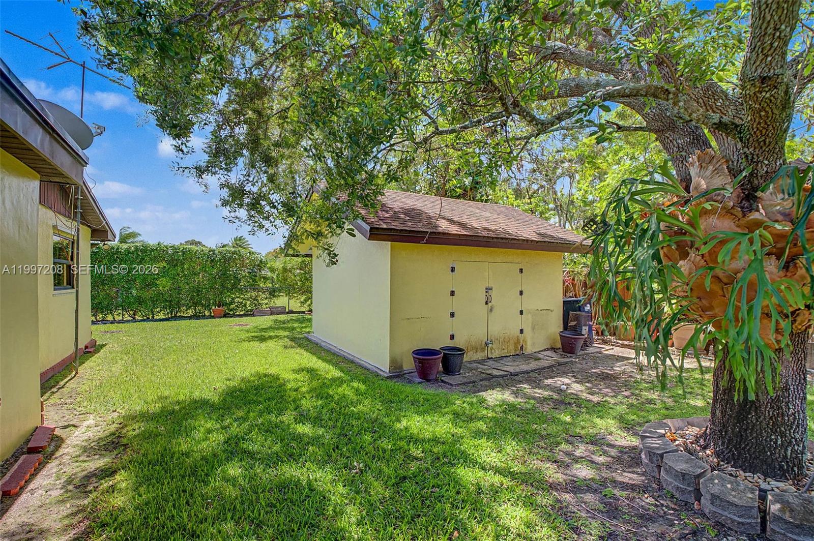 KENDALE LAKES SEC TWO - Residential