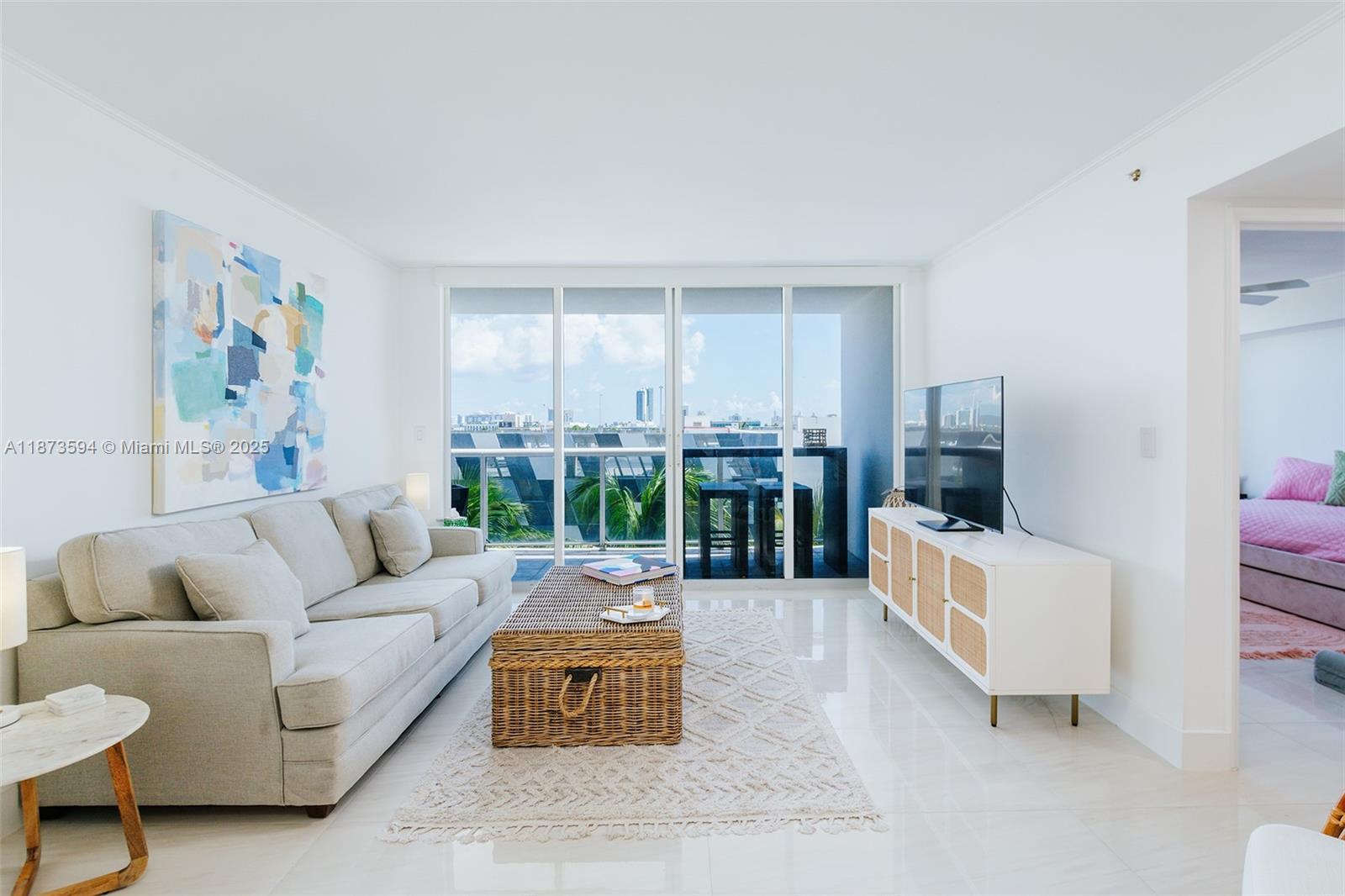 SUNSET HARBOUR SOUTH COND - Residential