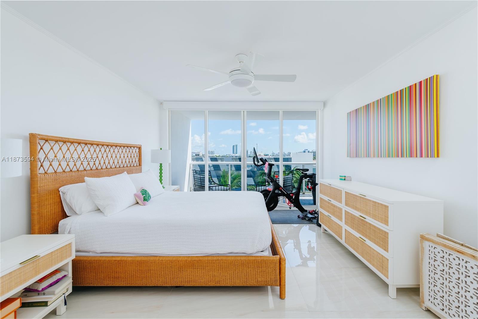 SUNSET HARBOUR SOUTH COND - Residential