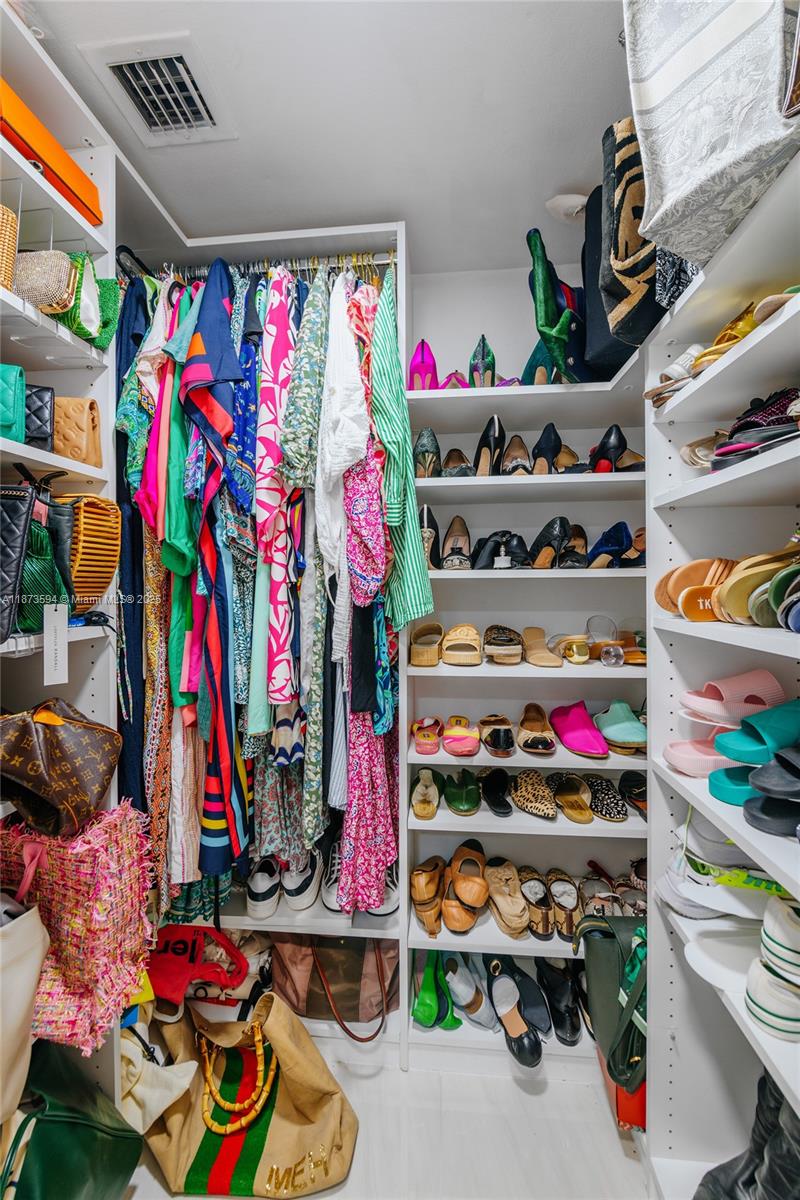 SUNSET HARBOUR SOUTH COND - Residential