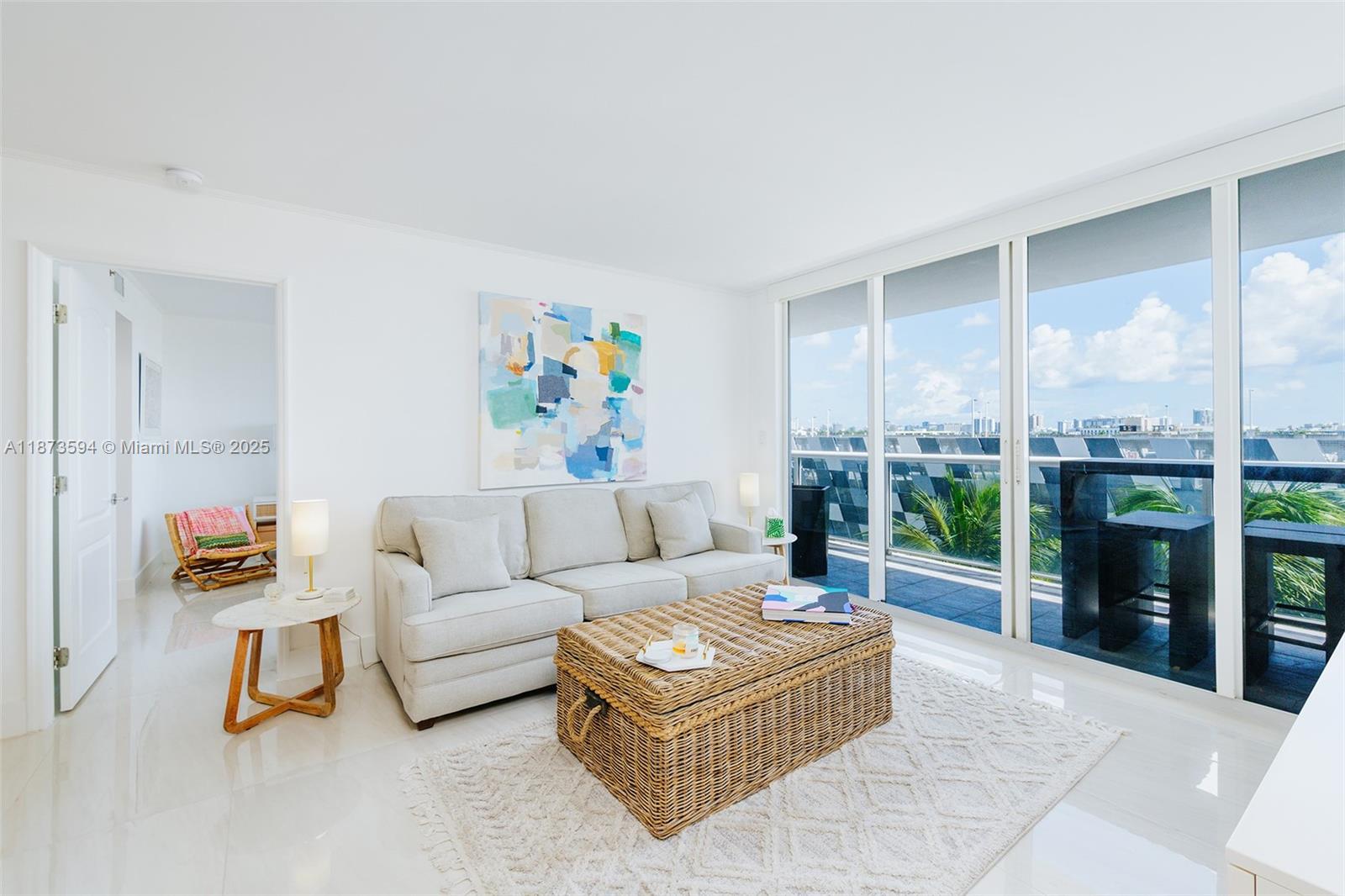 SUNSET HARBOUR SOUTH COND - Residential