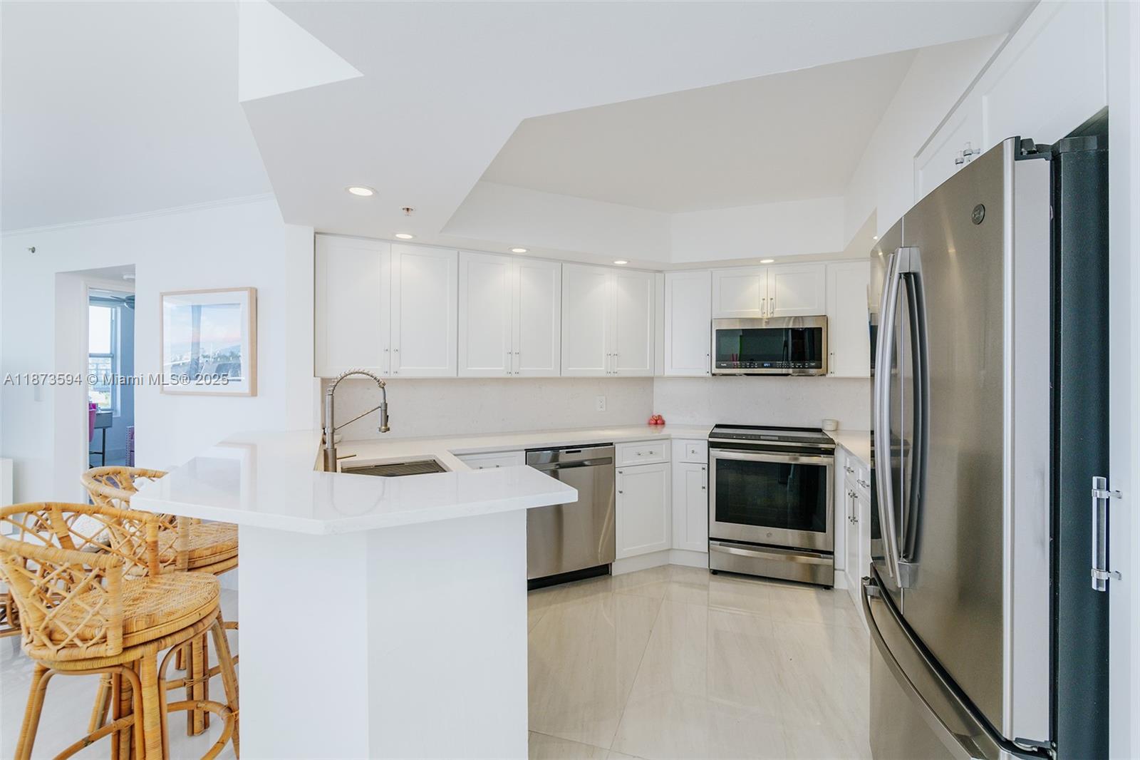 1800 Sunset Harbour Dr 703
