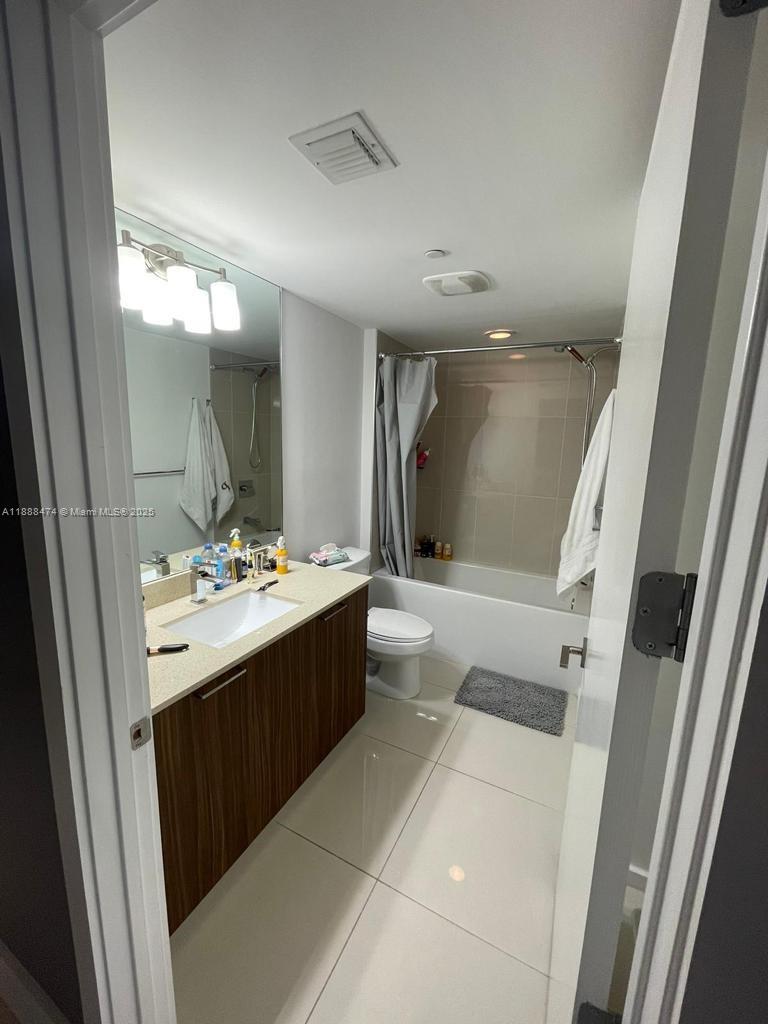 5252 PASEO CONDO - Residential