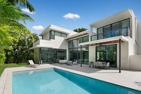 4520 N Meridian Ave Miami Beach FL 33140