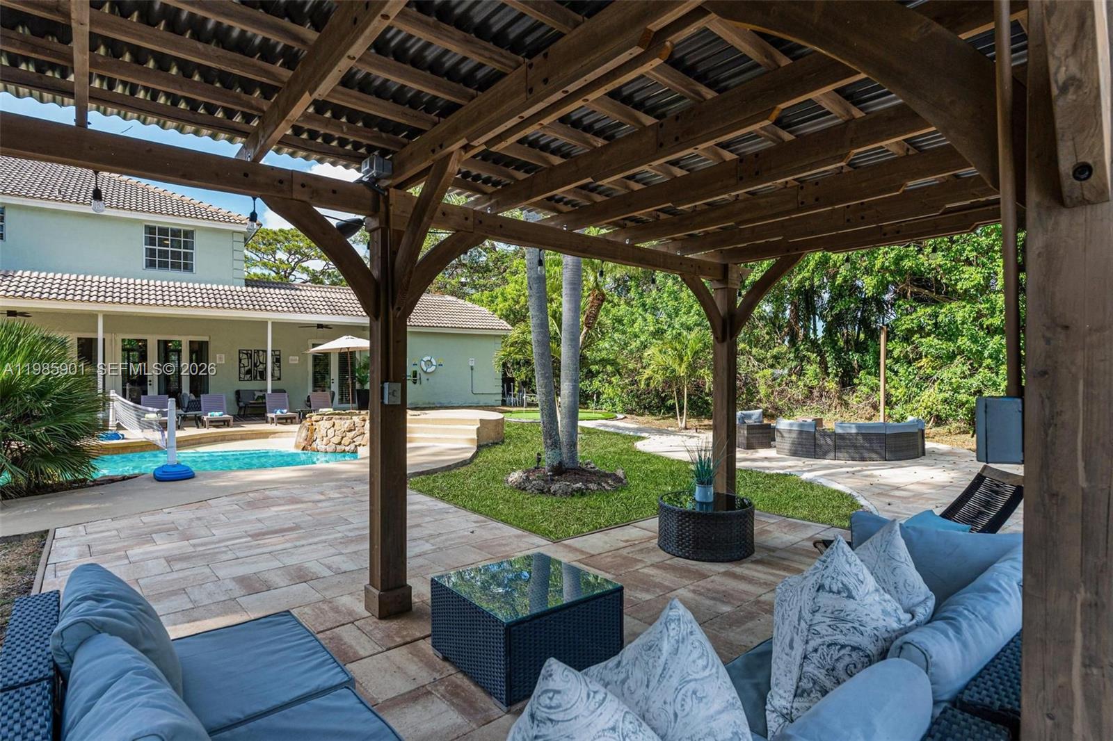 PALM BEACH FARMS - Residential