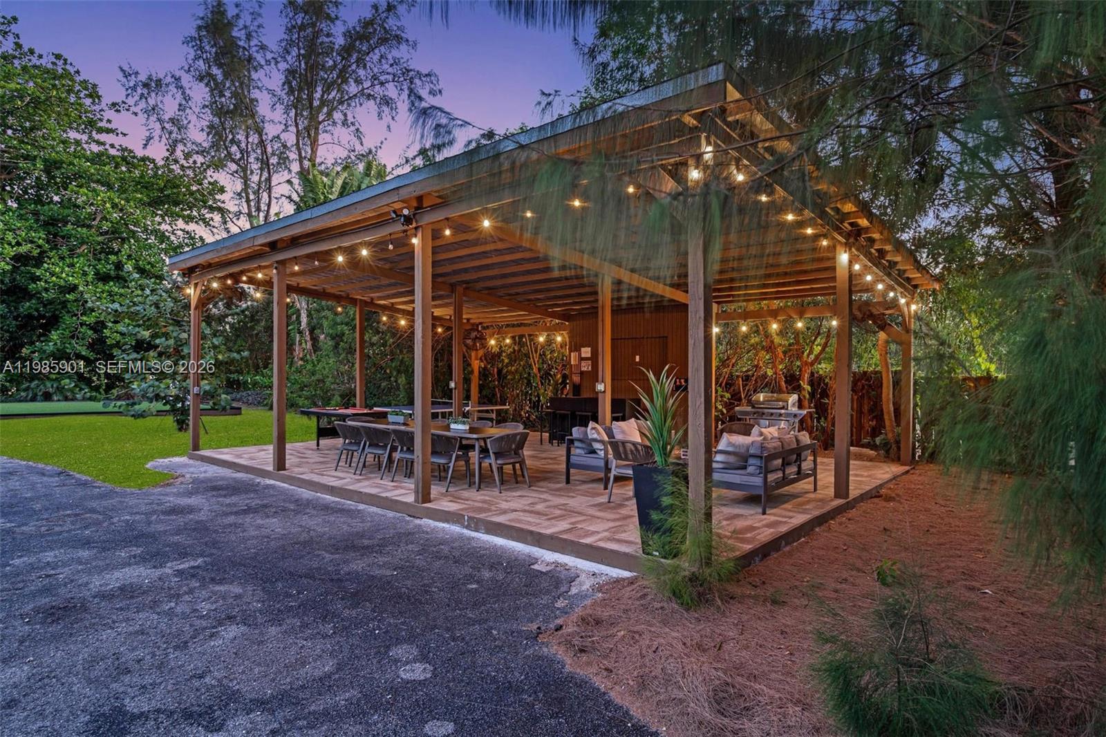 PALM BEACH FARMS - Residential