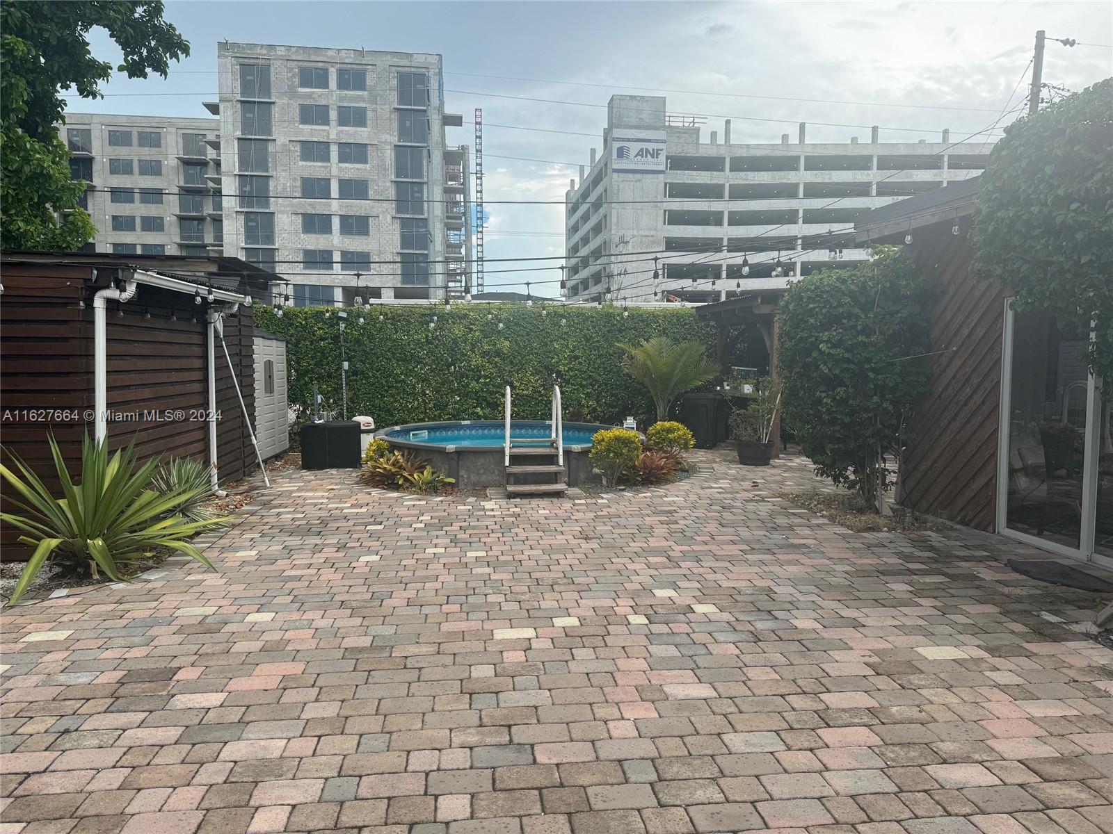 LE JEUNE MANORS - Residential