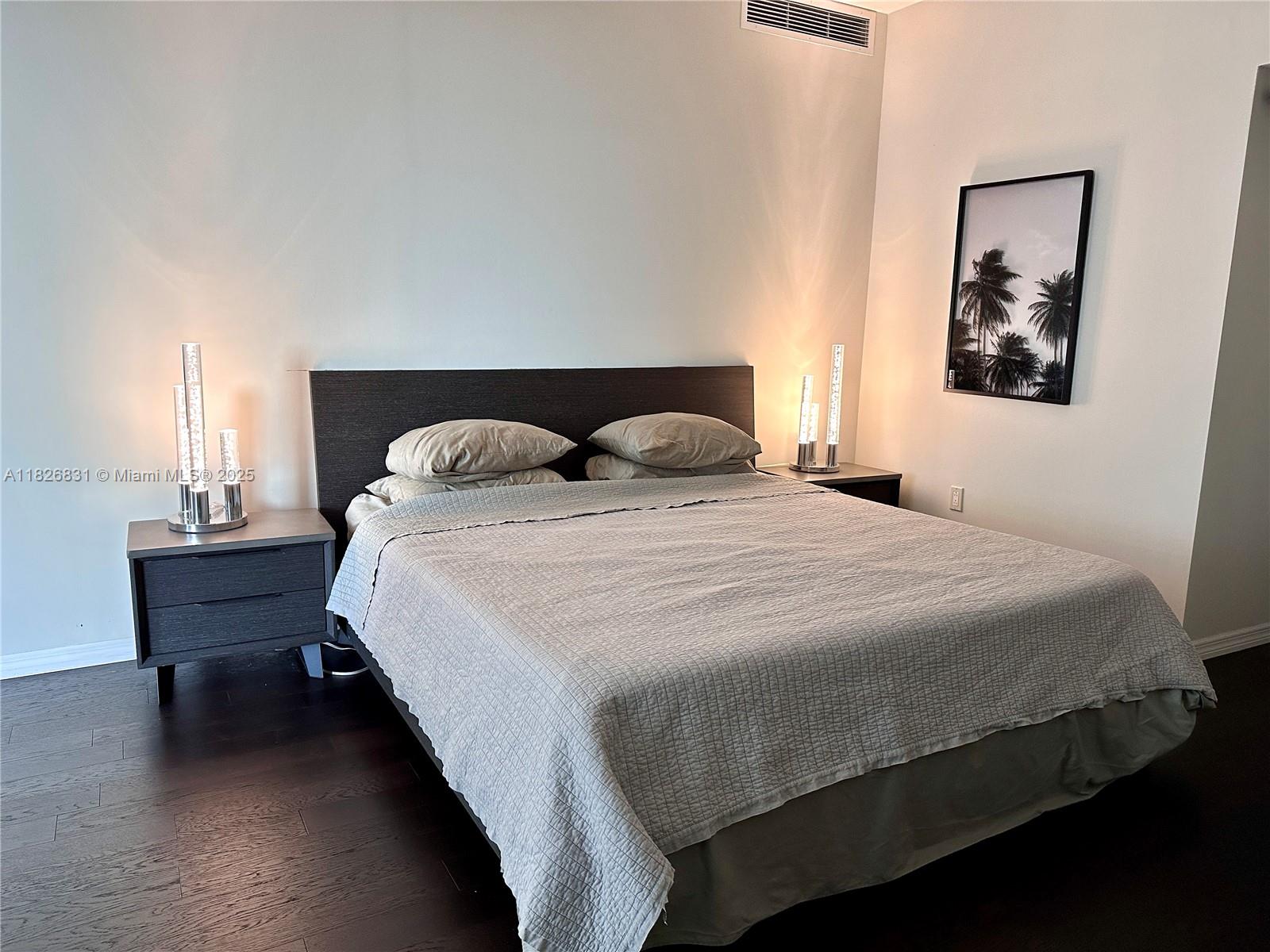 1800 CLUB CONDO - Residential Lease