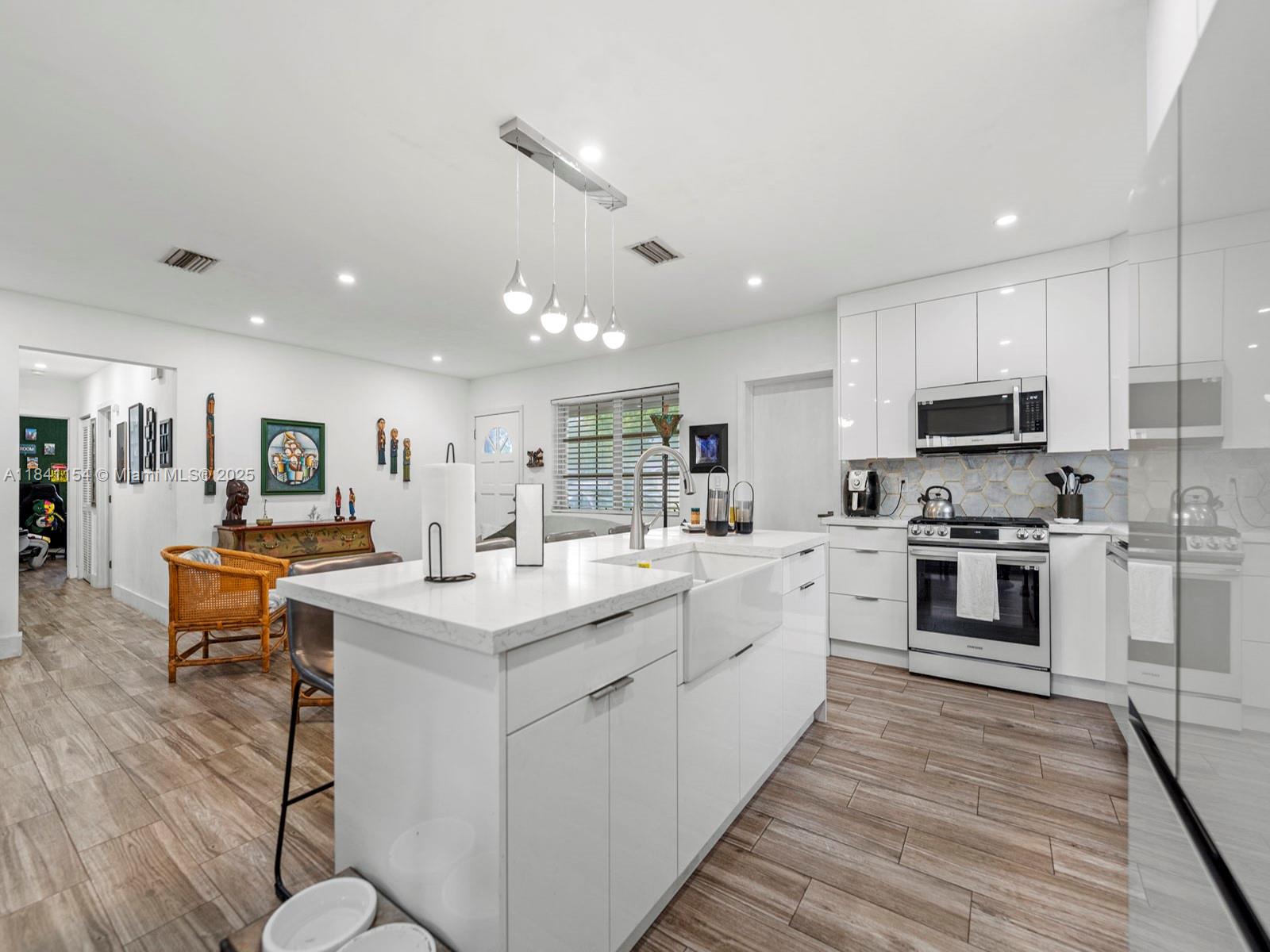 WHISPERING PINES EST SEC - Residential