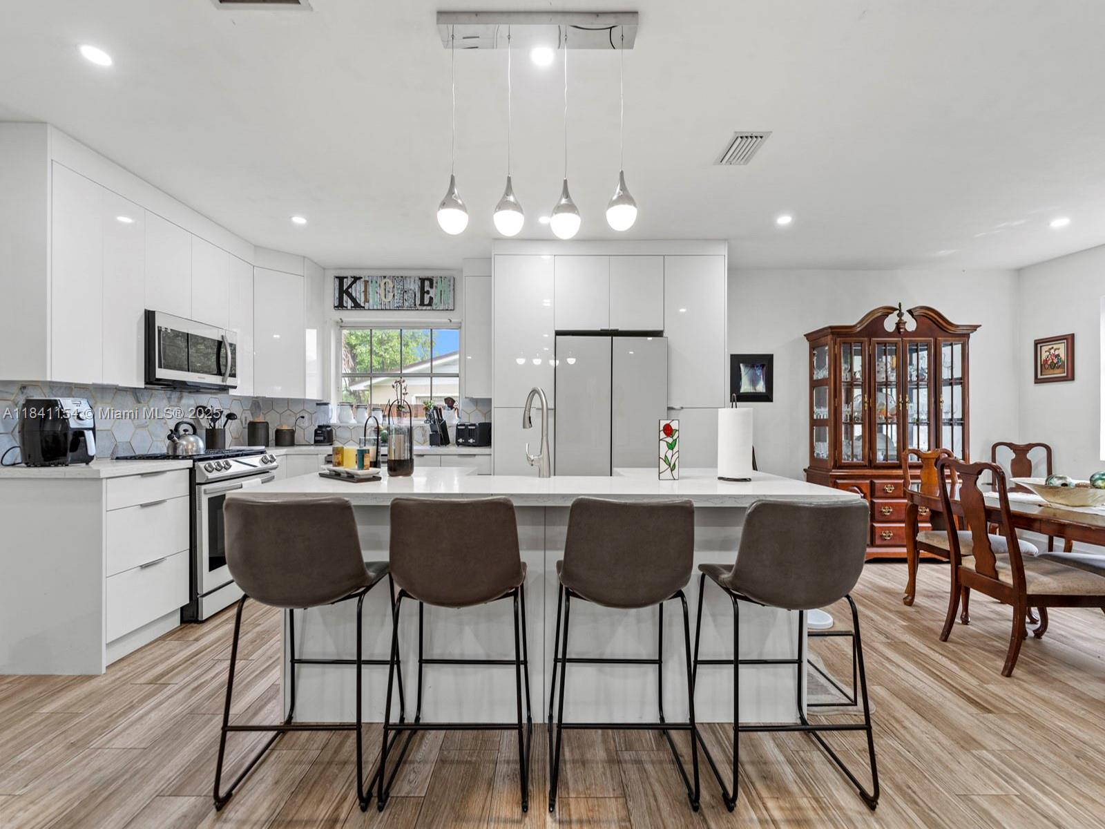 WHISPERING PINES EST SEC - Residential