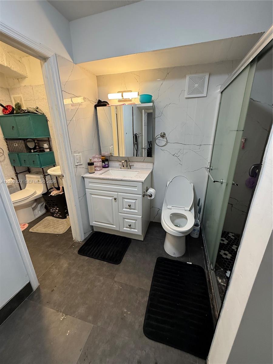 PALMETTO SPRINGS CONDO VI - Residential Lease