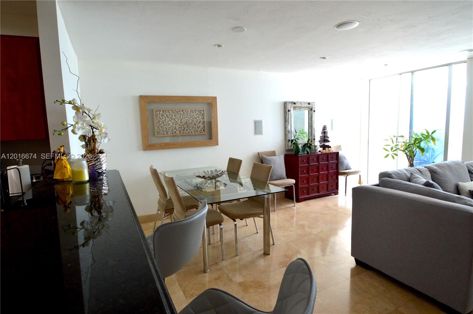 COMMODORE PLAZA CONDO - Residential
