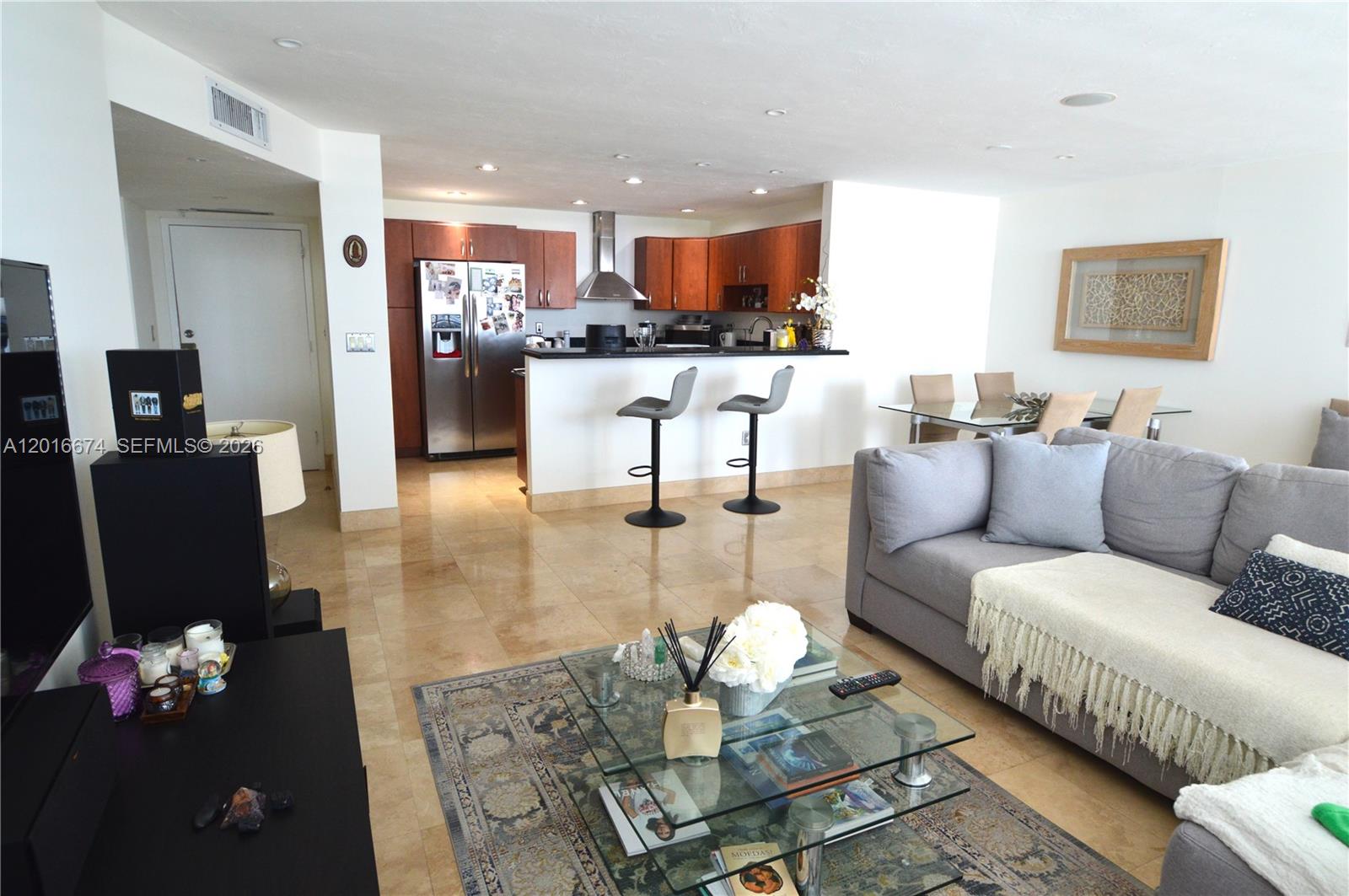 COMMODORE PLAZA CONDO - Residential