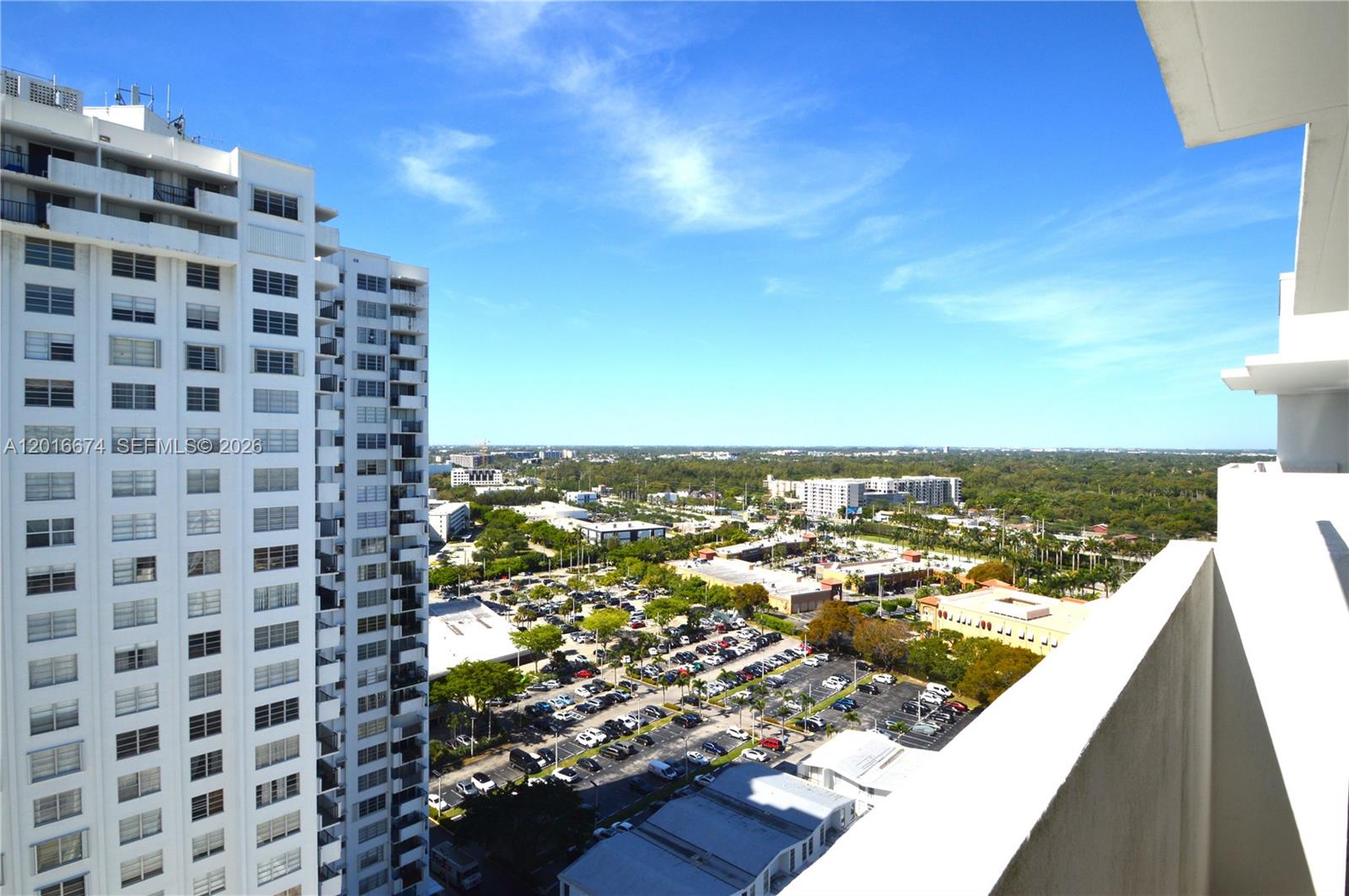 COMMODORE PLAZA CONDO - Residential