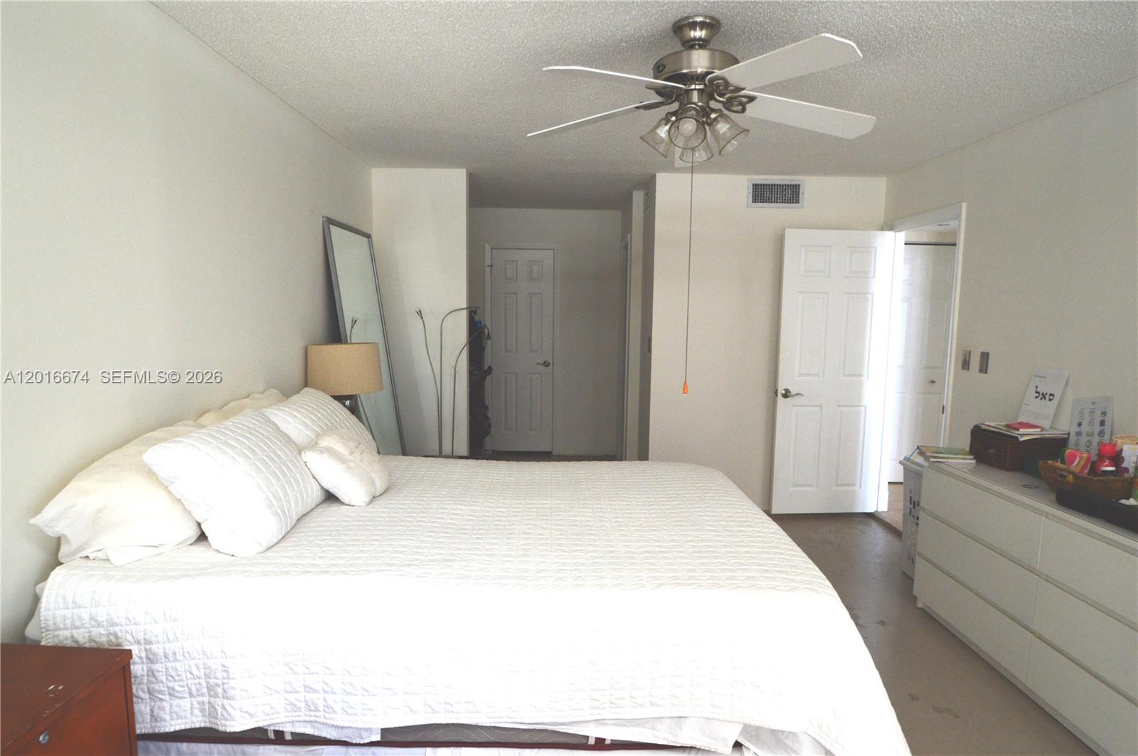 COMMODORE PLAZA CONDO - Residential