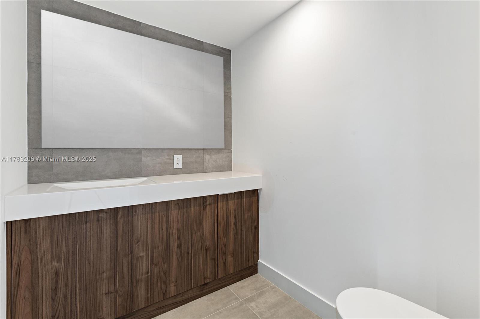 ISLE OF NORMANDY MIAMI VI - Residential