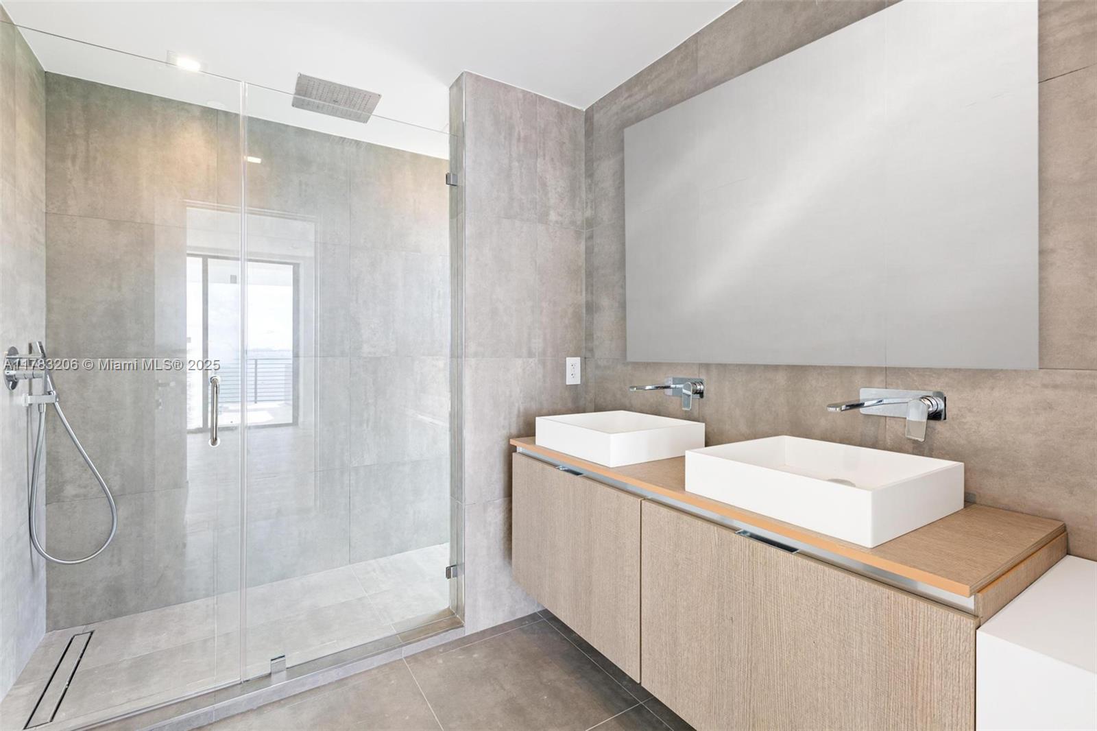 ISLE OF NORMANDY MIAMI VI - Residential