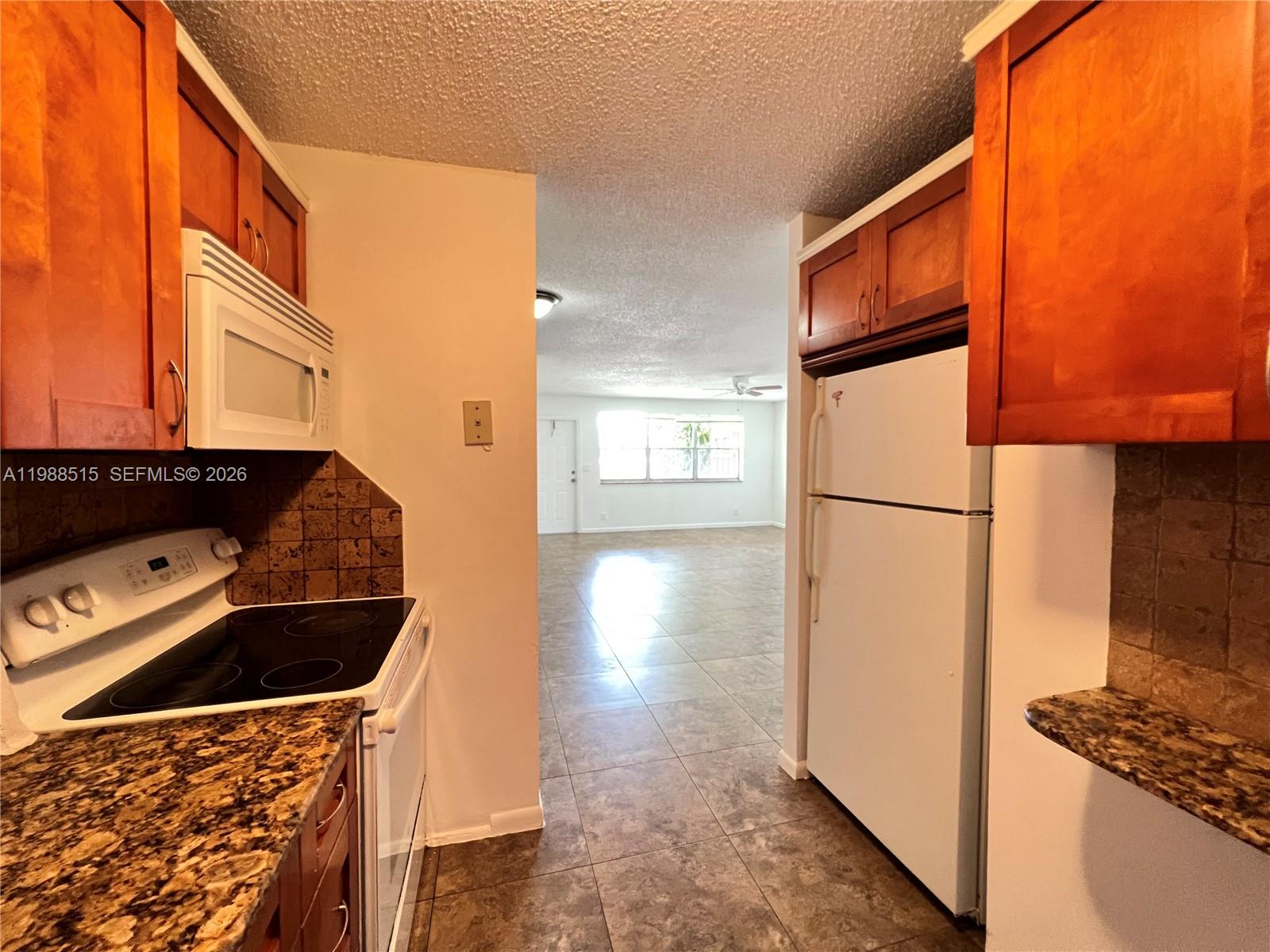 COURTYARDS AT CIMARRON CO - Residential Lease