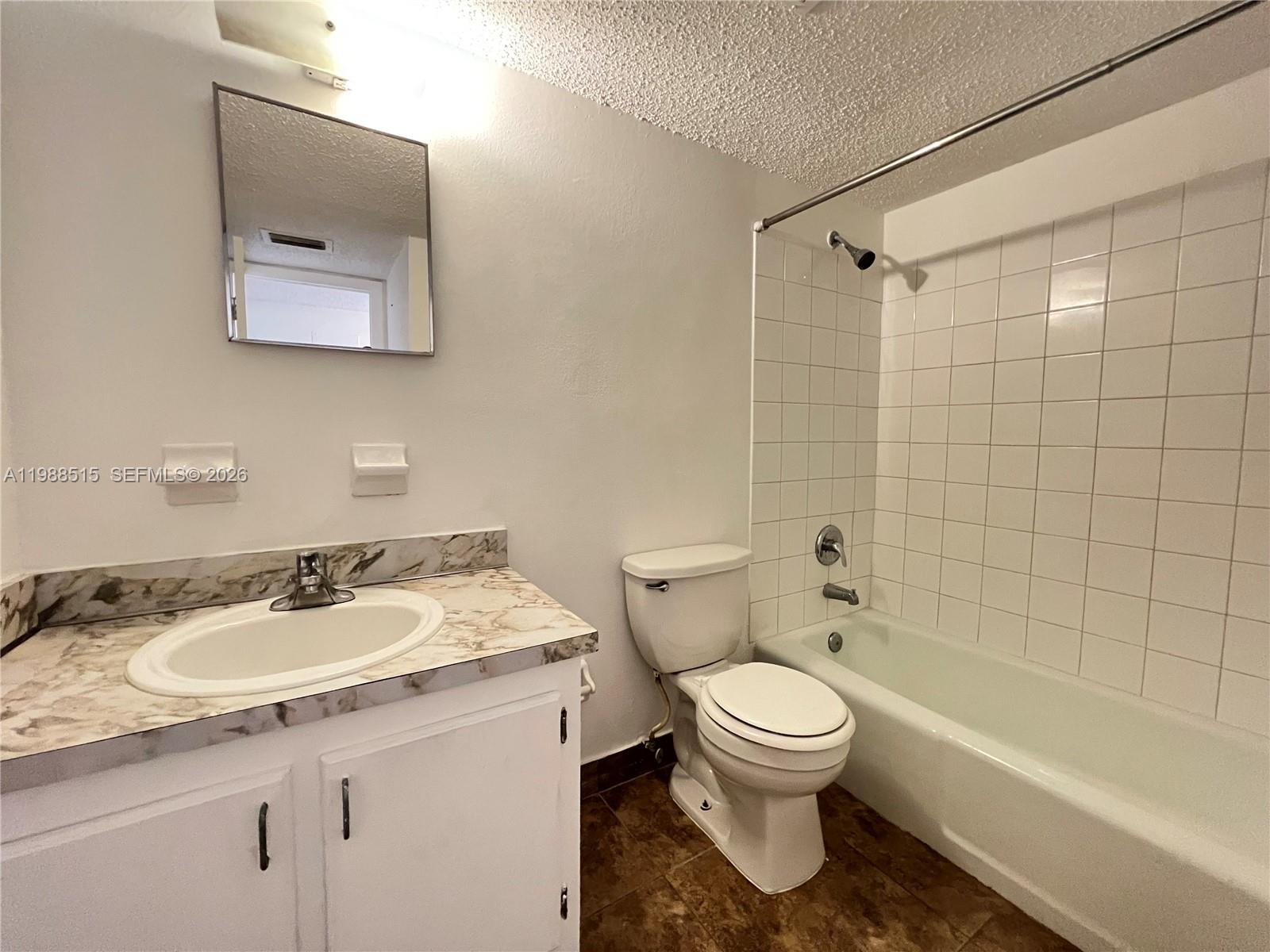 COURTYARDS AT CIMARRON CO - Residential Lease