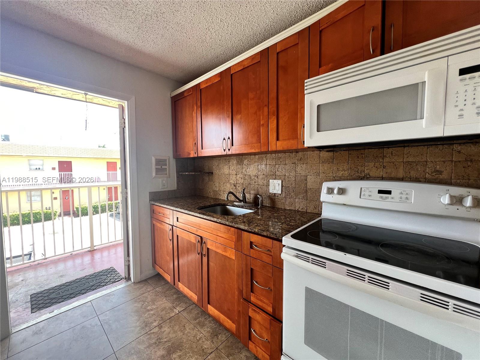 COURTYARDS AT CIMARRON CO - Residential Lease