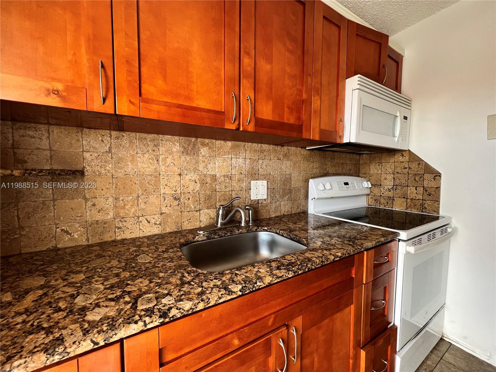 COURTYARDS AT CIMARRON CO - Residential Lease