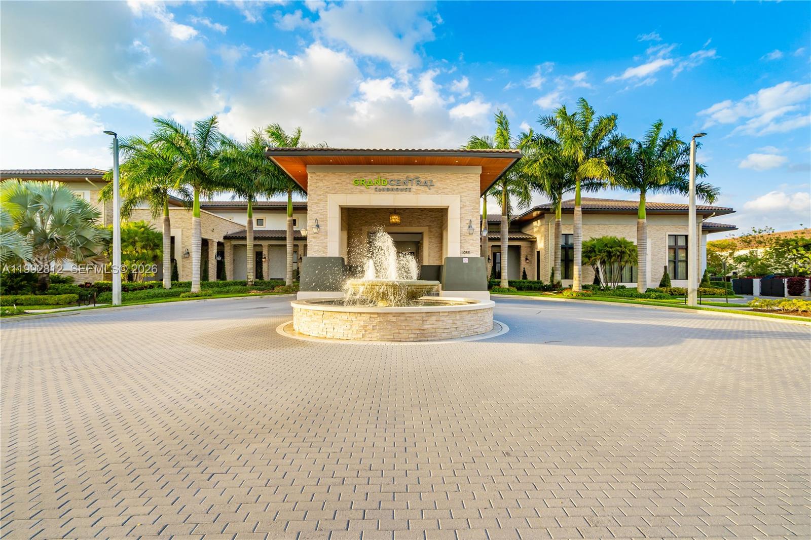 DORAL BREEZE - Residential