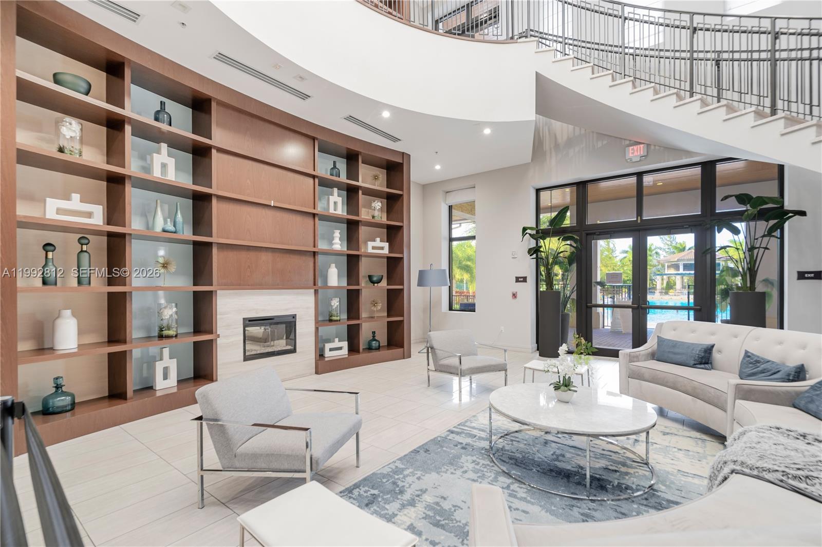 DORAL BREEZE - Residential