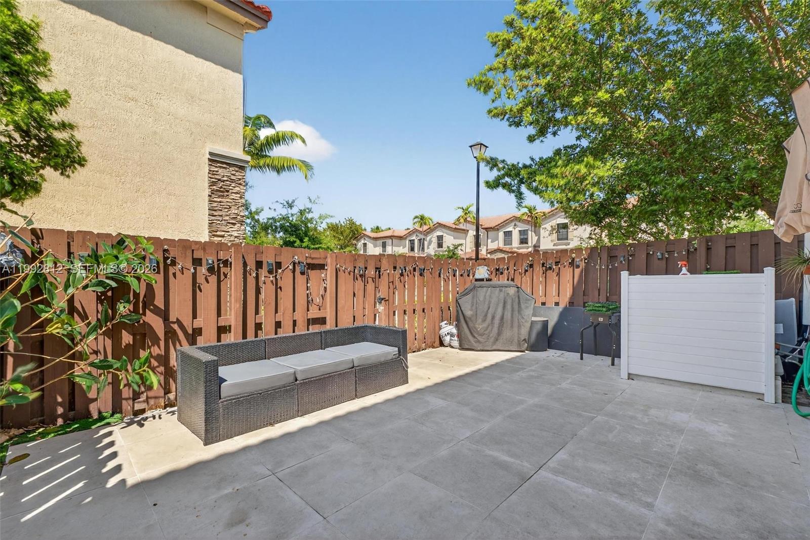 DORAL BREEZE - Residential