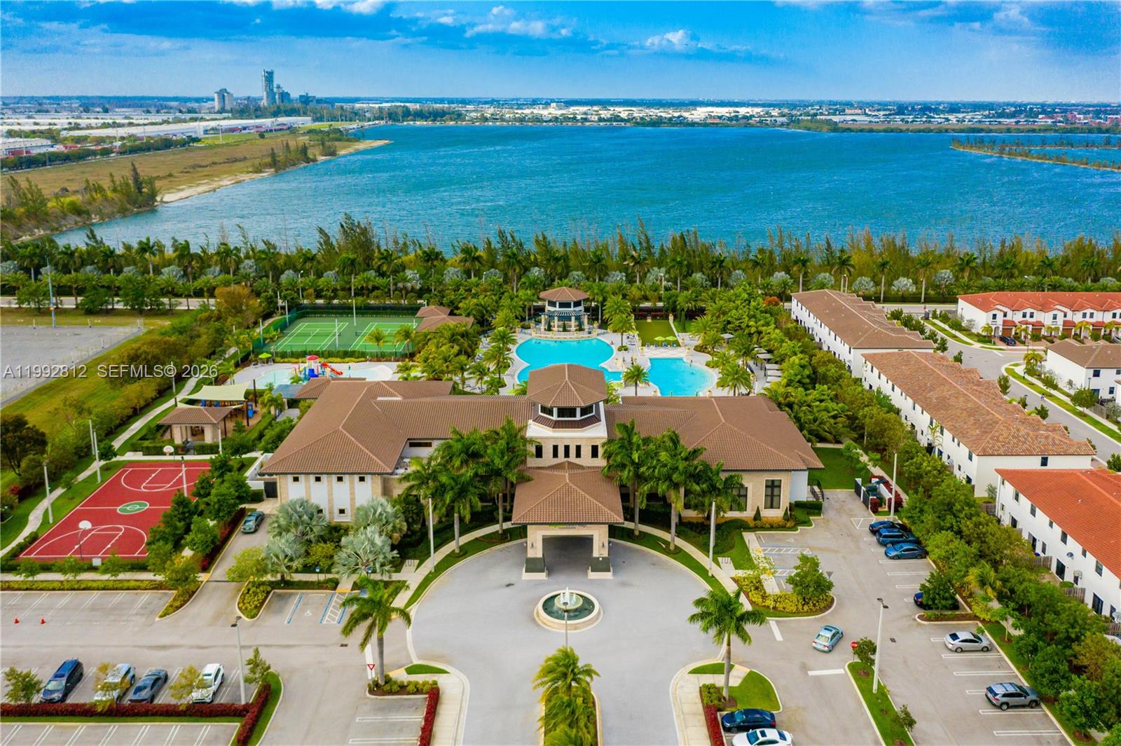 DORAL BREEZE - Residential