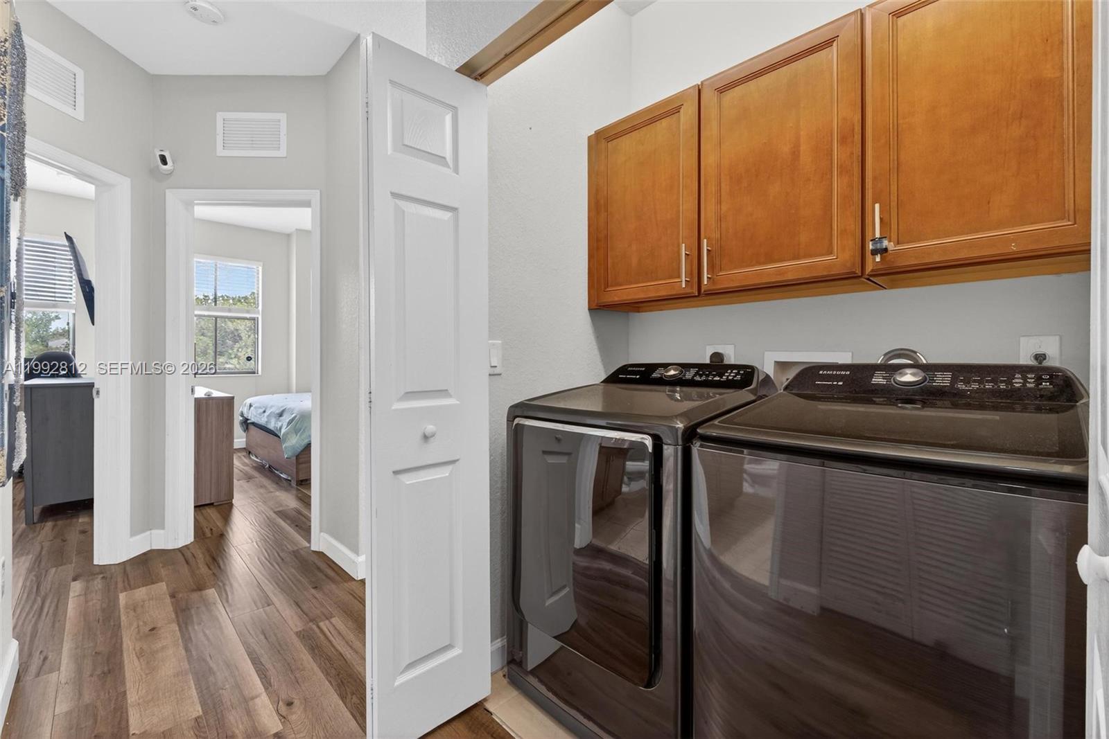 DORAL BREEZE - Residential