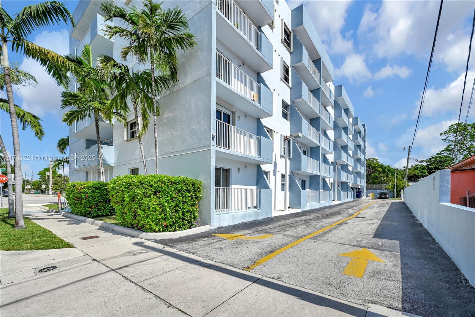 2575 SW 27th Ave 508
