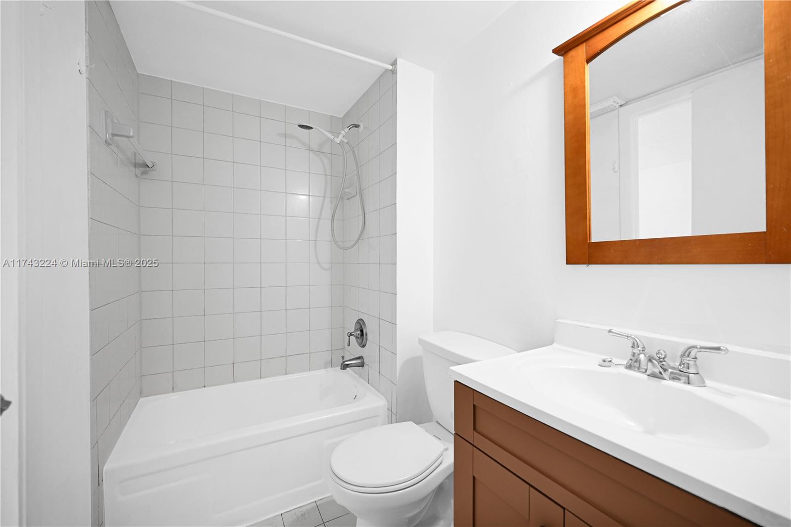 MARBELLA BY THE GROVE CON - Residential