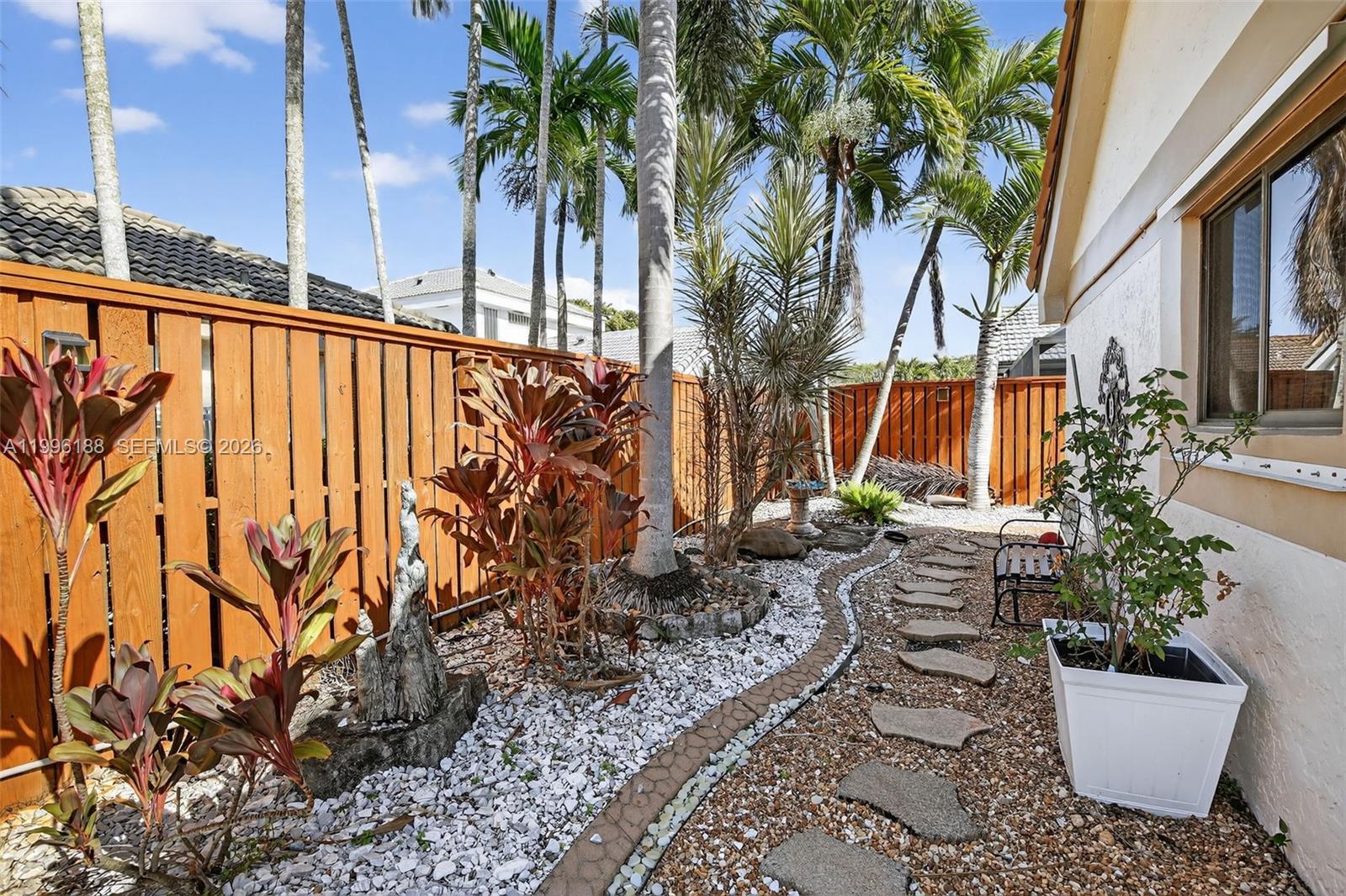 JACARANDA - Residential