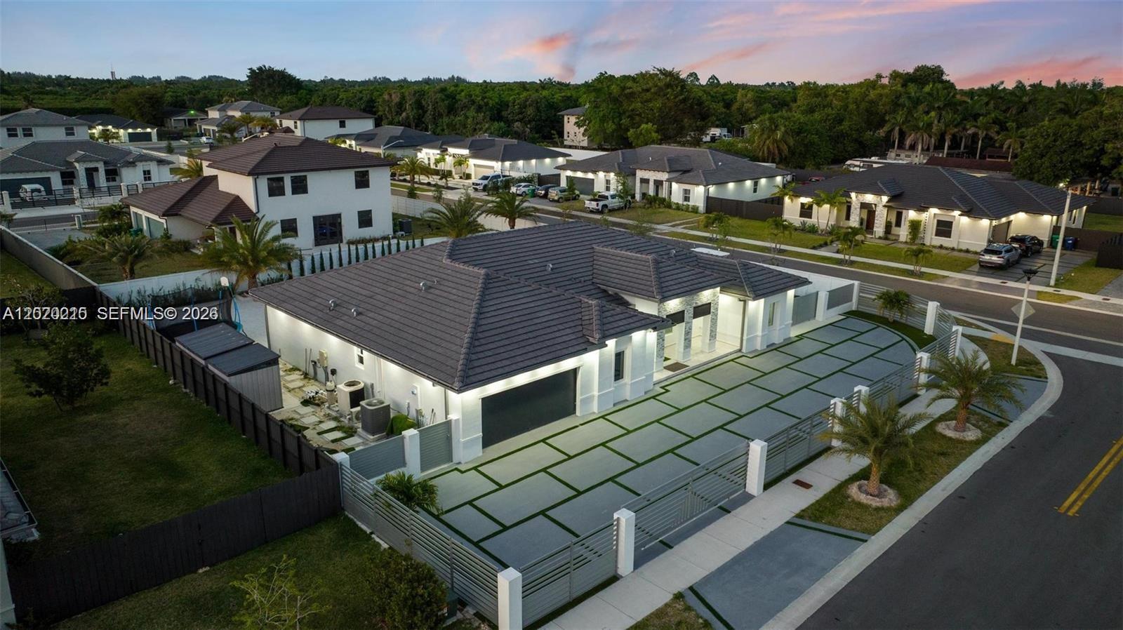 13305 SW 190th Ter 13305