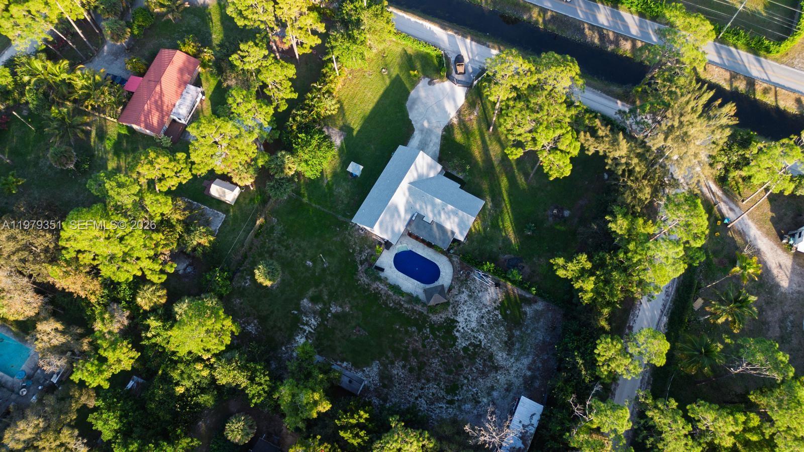LOXAHATCHEE GROVES - Residential