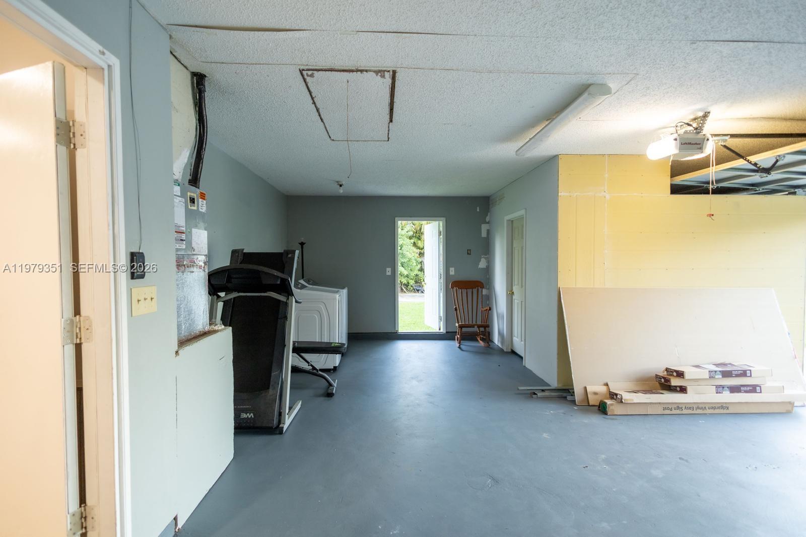 LOXAHATCHEE GROVES - Residential