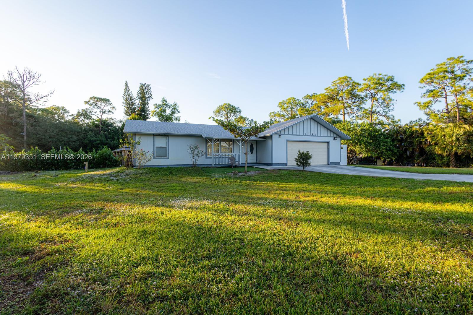 LOXAHATCHEE GROVES - Residential