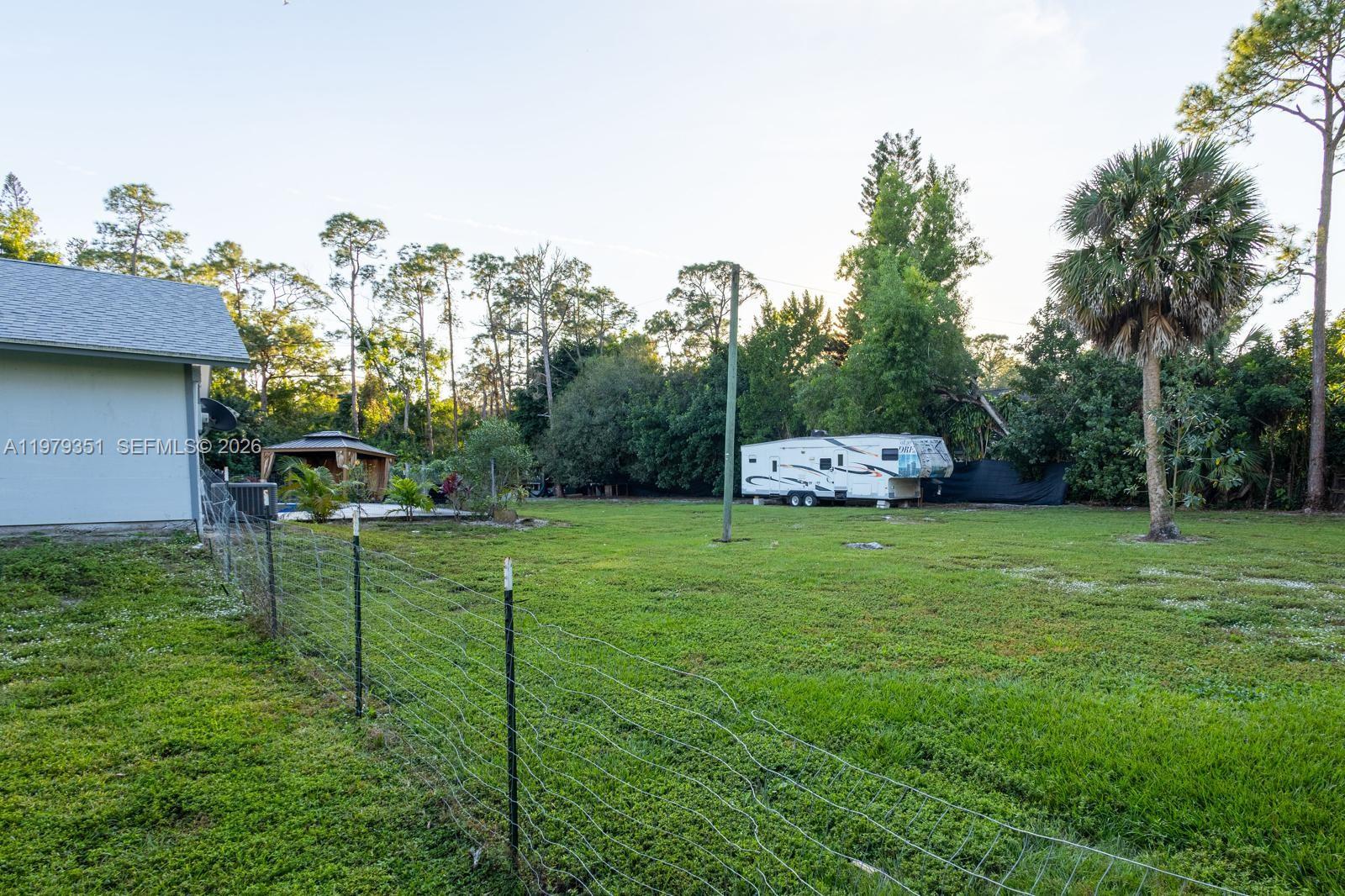 LOXAHATCHEE GROVES - Residential