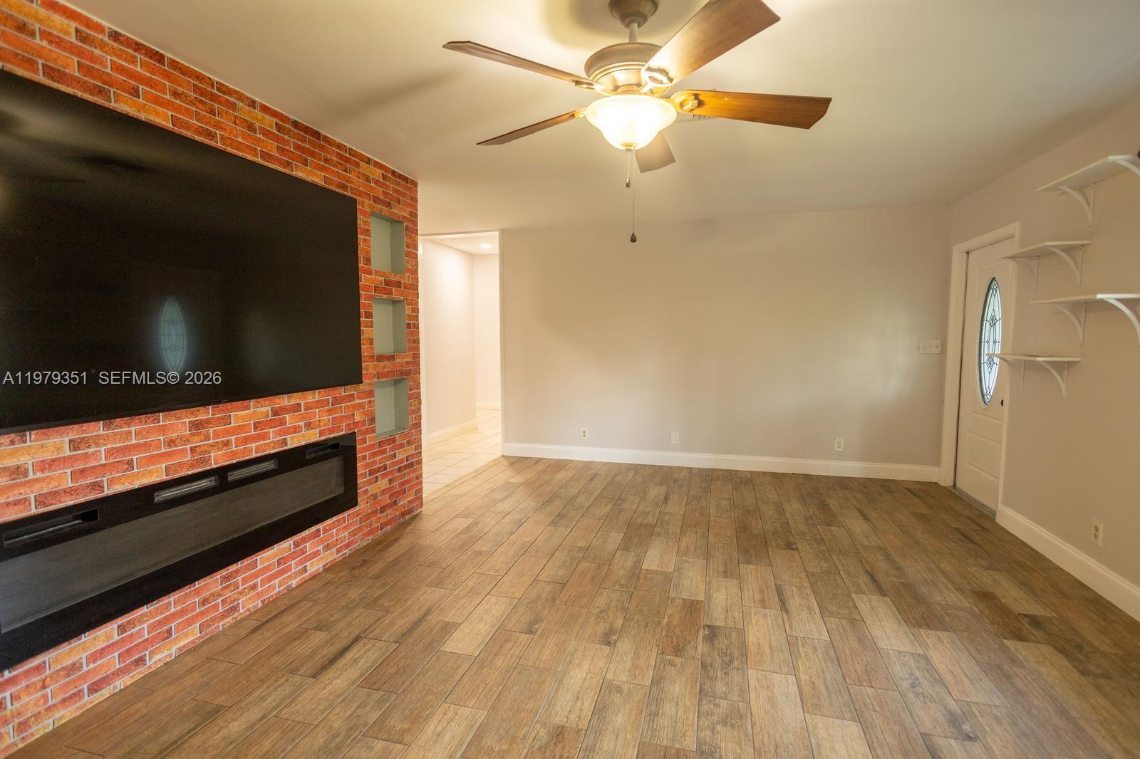 LOXAHATCHEE GROVES - Residential